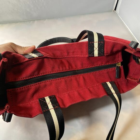 Marc Jacobs Savvy Red Canvas Logo Print Tote - Picture 3 of 7